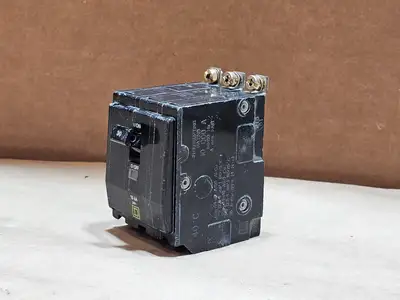 Used SQUARE D QOB330 Switchgears British Columbia CA | Lenmark #1438563