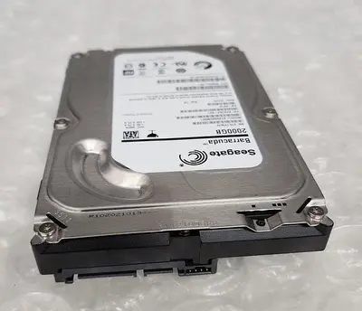 USED SEAGATE ST2000DM001