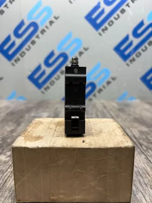 Festo SDE3-D10S-P-HQ4-2P-M8 Electrical/PLC/Automation | ESS Industrial Equipment Sales (4)