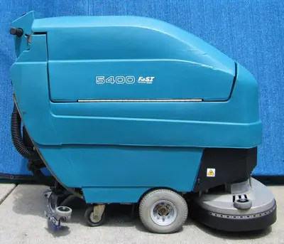 USED TENNANT M5400