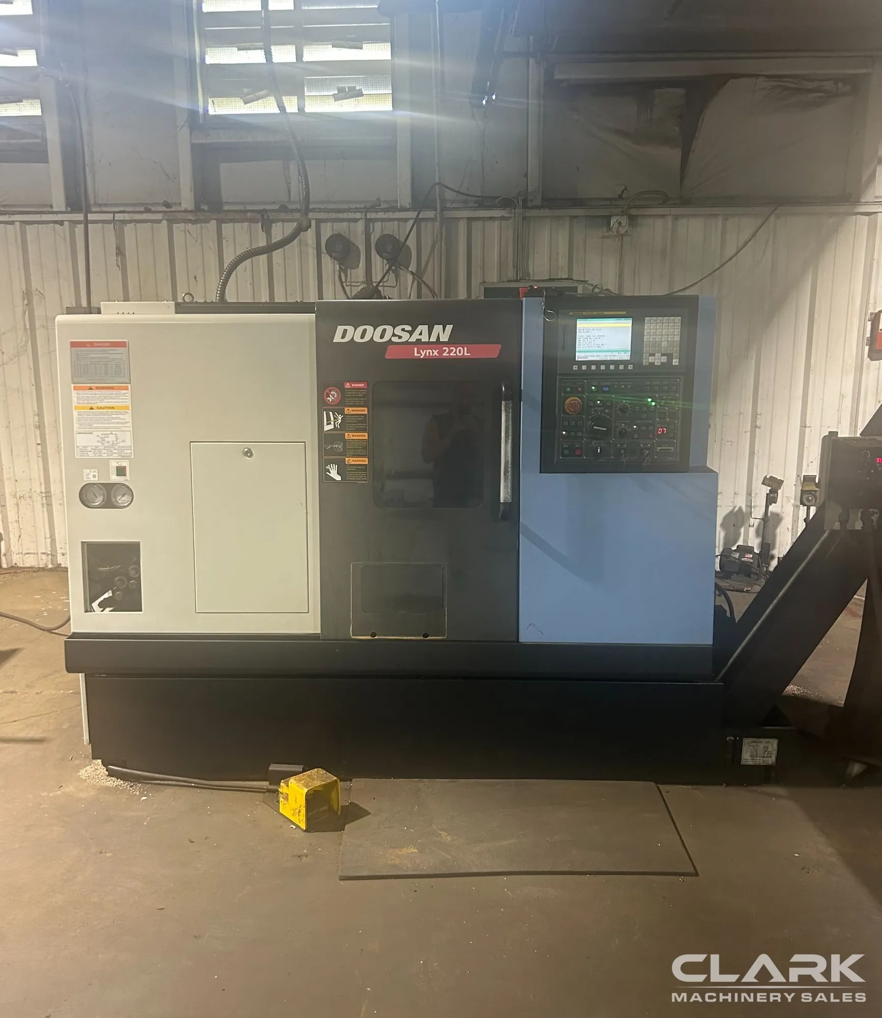 2012 DOOSAN LYNX 220LC