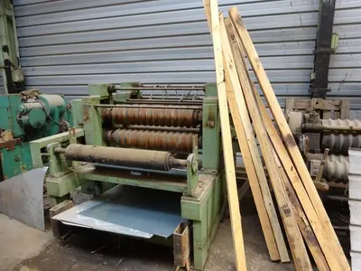 USED EICHENER STRAIGHTENING CORRUGATED PLATES