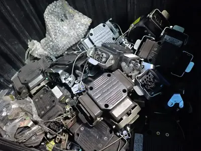 USED AMPHENOL P27779