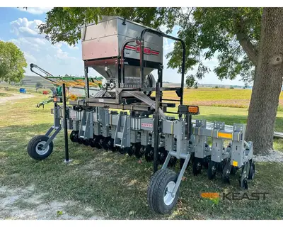 Used HINIKER _UNKNOWN_ Seeders Iowa US | Keast Enterprises #1360324