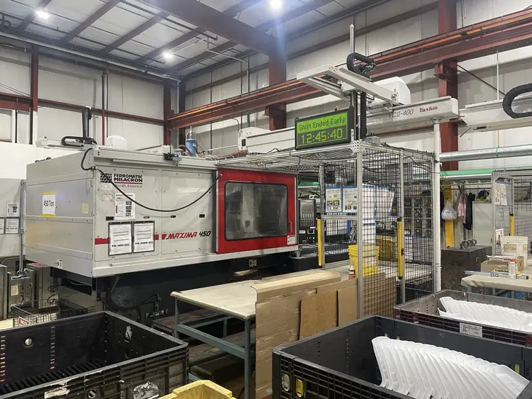 Used 2002 MILACRON MAXIMA MM450 Injection Molding Machines Ohio US | Revelation Machinery #403616