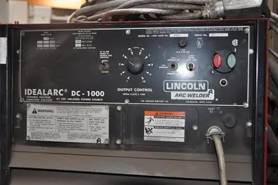 USED DOUBLE HEAD LINCOLN WELDING DERRICK 30 000 MM LENGTH
