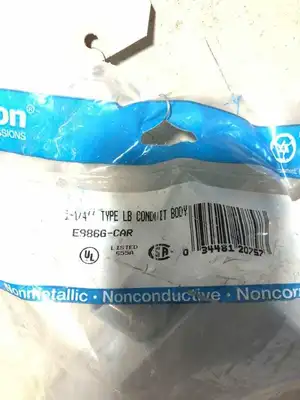 Caron Lamson & Sessions E986G-CAR 1-1/4″ Type LB Non-Metallic Conduit Body -NIB