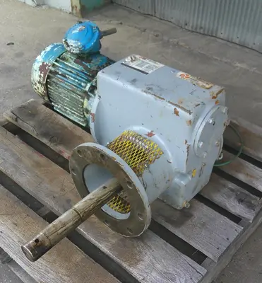 SPC9242  Agitator 10 hp Philadelphia top mount agitator