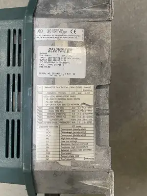 Reliance Electric GV3000 3 HP/2.2kw M/N 3V4151 Vector Inverter 380 VAC @1A