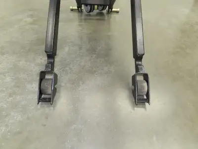 Uline H-5442 Manual Narrow Pallet Lifter 3000lb Jack 46" Long 31" Lift Height