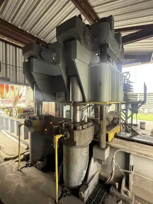2000 TON HEAVY DUTY 4-POST HYDRAULIC STRAIGHTENING PRESS. STOCK # 0543726