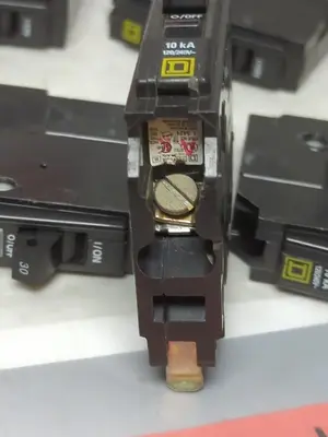 Used SQUARE D QOB130 Switchgears Ohio US | Surplus Asset Holdings #1185599