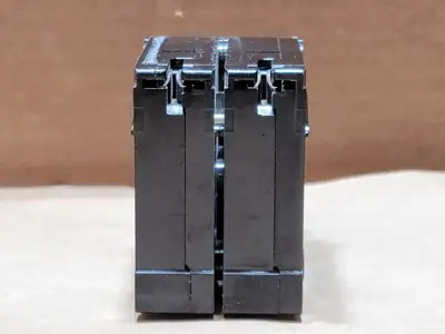 15 Amp 2 Pole 120/240 Volts Circuit Breaker