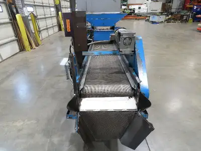 Spartec Steel Parts Conveyor Shaker Feed Bin w/Oiler Pump Mesh Belt & Oil Tank
