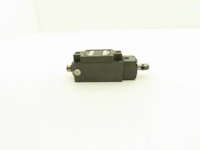 Euchner NG2RS-510AU Limit Switch Steel Roller Plunger 30V 0.1A IP65