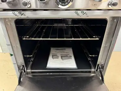 New | in-Stock Southbend Unused 24" Southbend 4241E NG Range with a Southbend P24-CM-R NG Cheese Melter Commercial Ranges Illinois US | Falcon Restaurant Supply #1373769