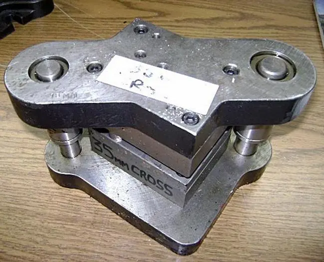 0584-390 Stamping Press Tool and Die Set to Make Religious Cross – Jewelry, Pendant