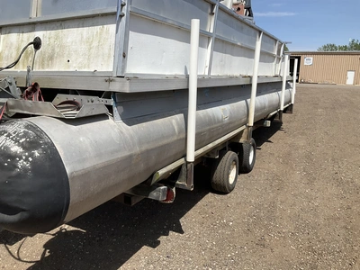 USED 1979 CREST 29-22