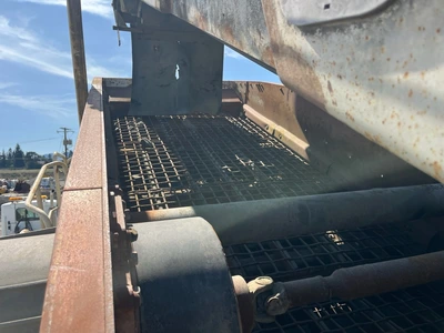 Used 2003 _UNKNOWN_ _UNKNOWN_ Vibratory Screens Oregon US | KNM Equipment Sales & Service #1488921