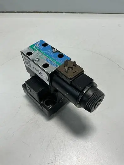 Used VICKERS DG4V-3S-2A-M-U-HL7-60-EN490 Valves/Fittings Michigan US | Ideal Machinery #693935