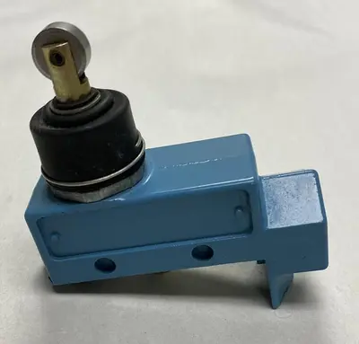 Used MICRO SWITCH BZV6-2RN80 Miscellaneous Equipment (Electrical & Power) | Surplus Asset Holdings #1190463