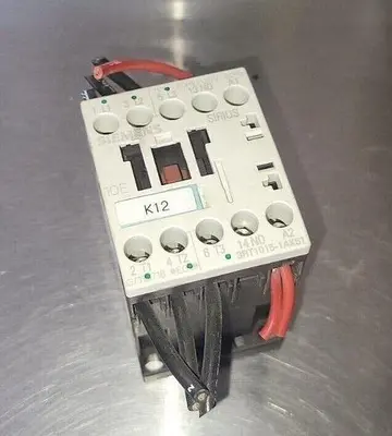 USED SIEMENS 3RT1015-1AK61