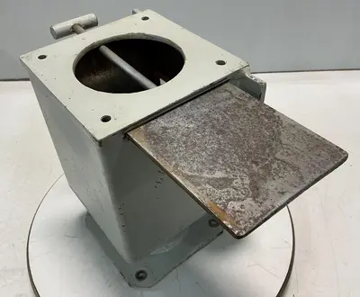 USED METAL FABRICATOR NO MODEL / NO TAG