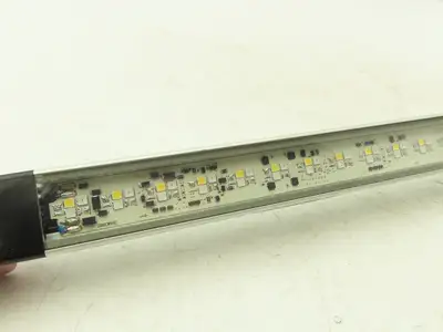 Banner WLS28-2CWGRXX3-0570X24Q Task Light Strip Multicolor White Green Red 24VDC