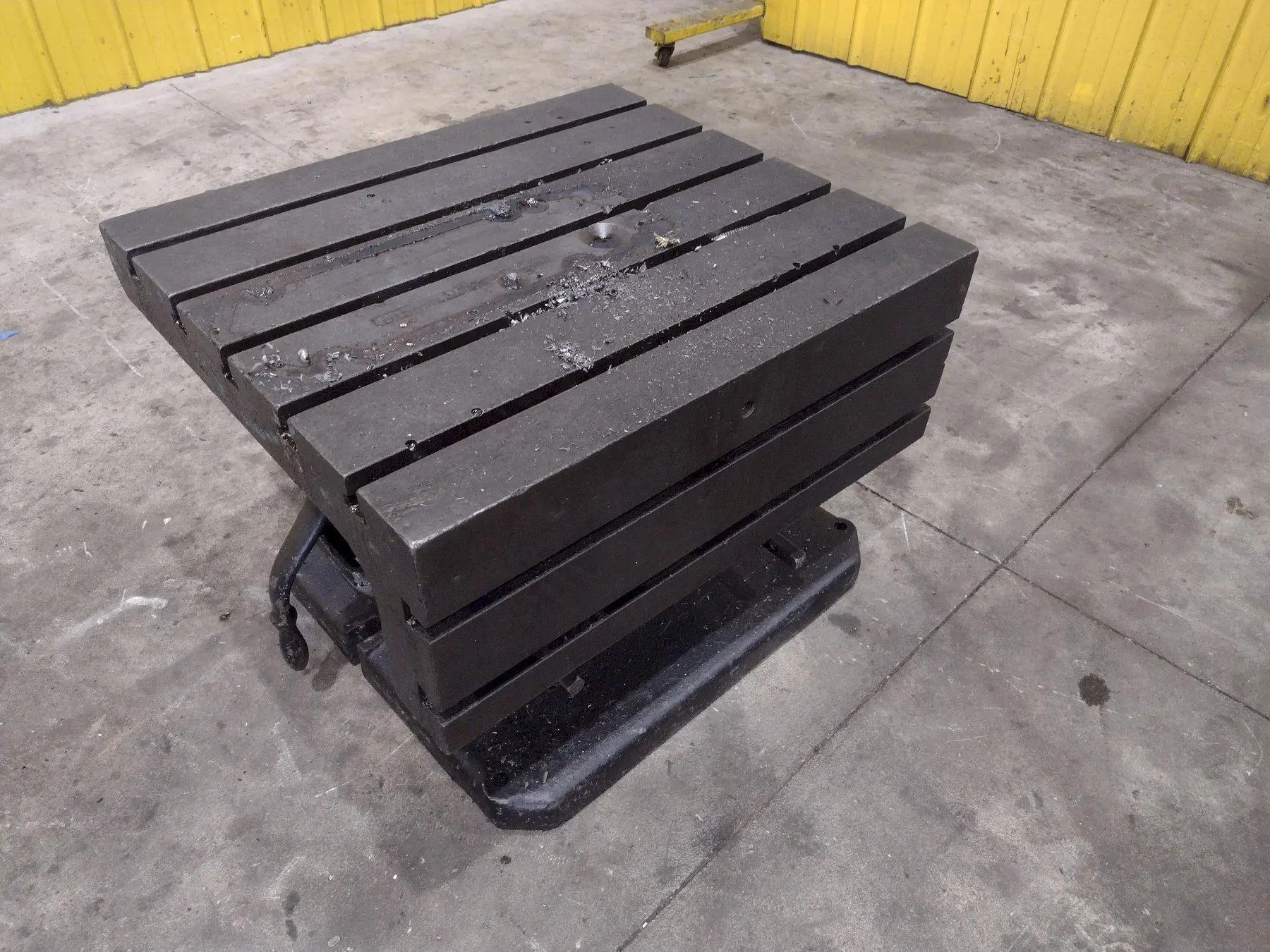 28" X 32" X 22" CARLTON T-SLOTTED UNIVERSAL ADJUSTABLE DRILL BOX TABLE: YOBRO #23822