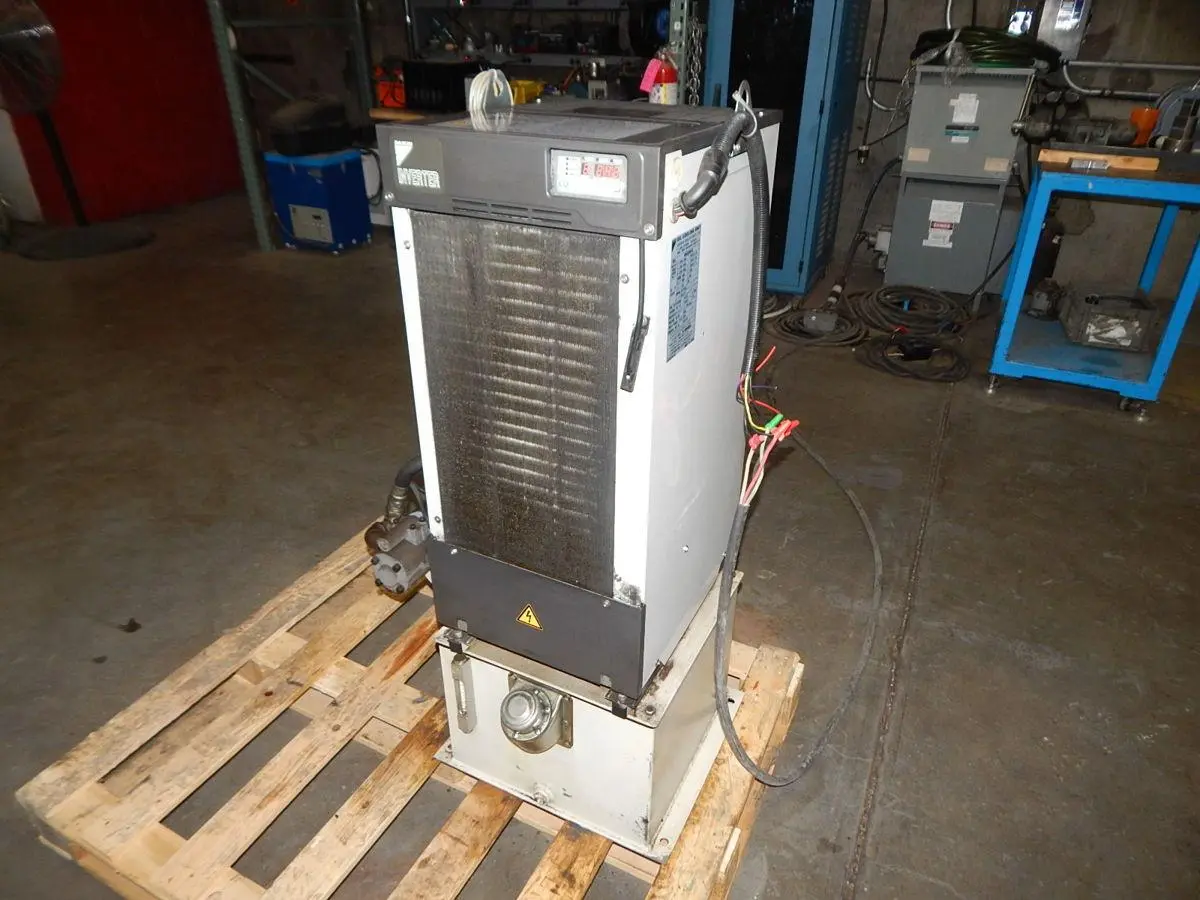 Used DAIKIN INDUSTRIES AKZ328-X Chillers Texas US | Aucto #1307311