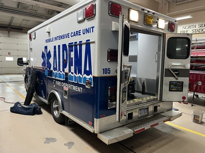 USED 2019 FORD E-450