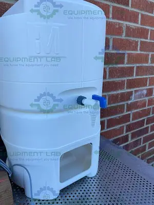 USED MILLIPORE ELIX ADVANTAGE 15  WATER PURIFYING SYSTEM W/ E-POD, 30L PE TANK