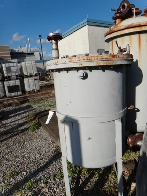 122 Gallon 304 Stainless Vertical Tank