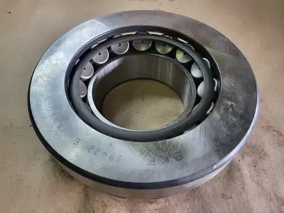 NEW SKF 29422 E