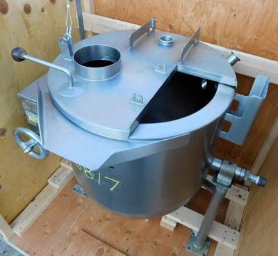 USED GROEN TILTING KETTLE DN-25-SP