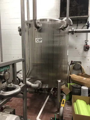 Used _UNKNOWN_ 300 GALLON Cleaning Tanks South Carolina US | Beverage Industries #1359644