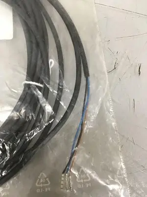 NEW BALLUFF BES 516-3006-E4-C-PU-05
