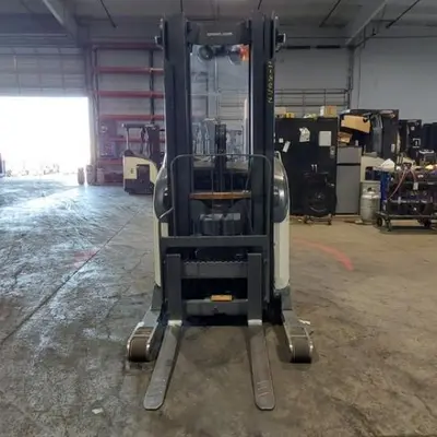 USED 2016 CROWN RR5725-45
