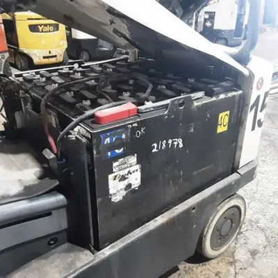 USED 2019 CROWN FC5225-60