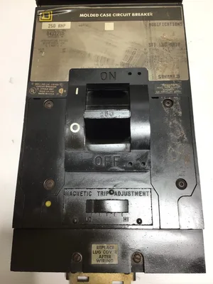 Square D Q432250 250 Amp Circuit Breaker 3-Pole 600V Q4 Frame