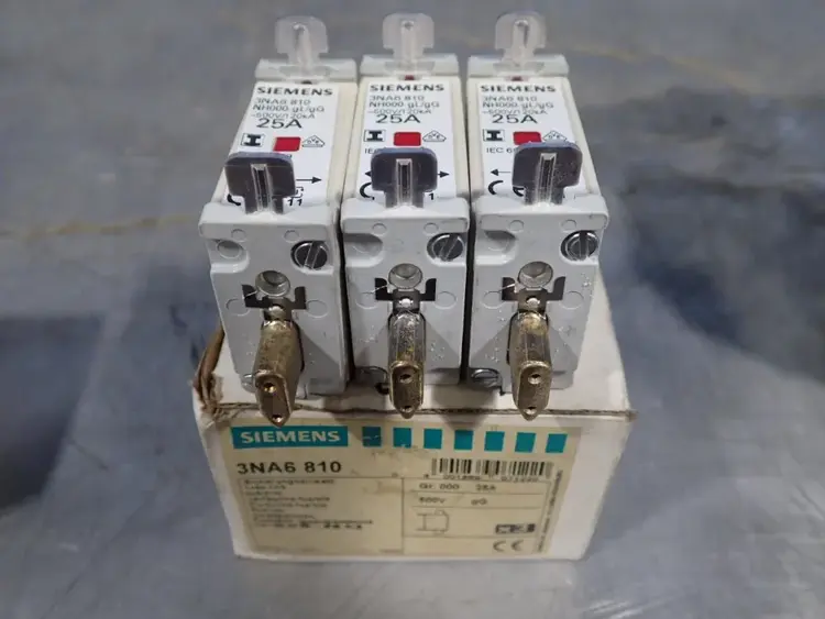 Used SIEMENS 3NA6810 Fuses | HGR 24 #742702
