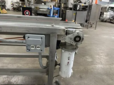 Berry Volumetric Clamshell Filler