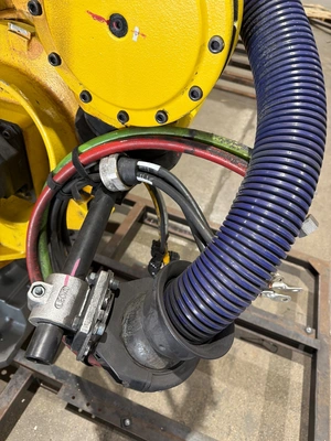 FANUC R‑2000iB/210F Complete with R‑30iB Controller and Leoni Dress Pack USED