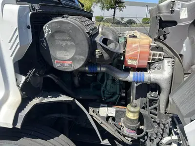 USED 2022 VOLVO VNR42T300