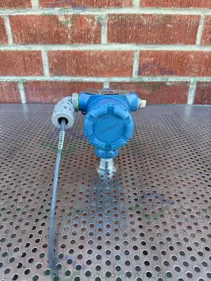 USED ROSEMOUNT 2090FG2S2DE1 PRESSURE TRANSMITTER 0 TO 150 PSI W/ 2" FITTING