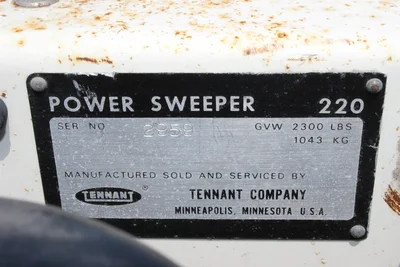 USED 1998 TENNANT 220