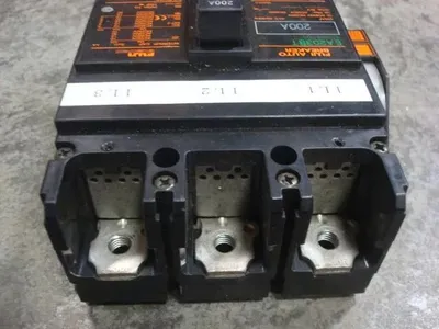 Fuji Electric EA203BT Auto Breaker 200 Amps BT3GEB-200 Used