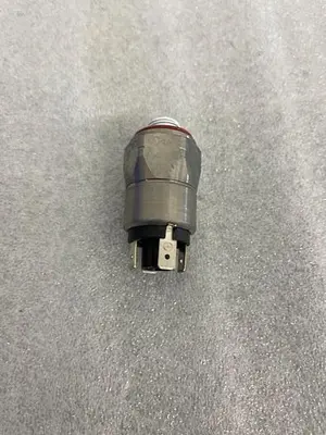EDWARDS Y04210450 PRESS SWITCH SET TO 3BAR