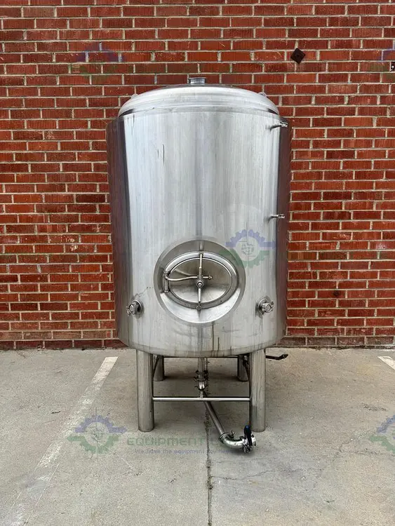 Used UNKNOWN BRAND 1500 LITERS STAINLESS STEEL JACKETED HOLDING TANK Jacketed Tanks California US | Equipment Lab #1056249