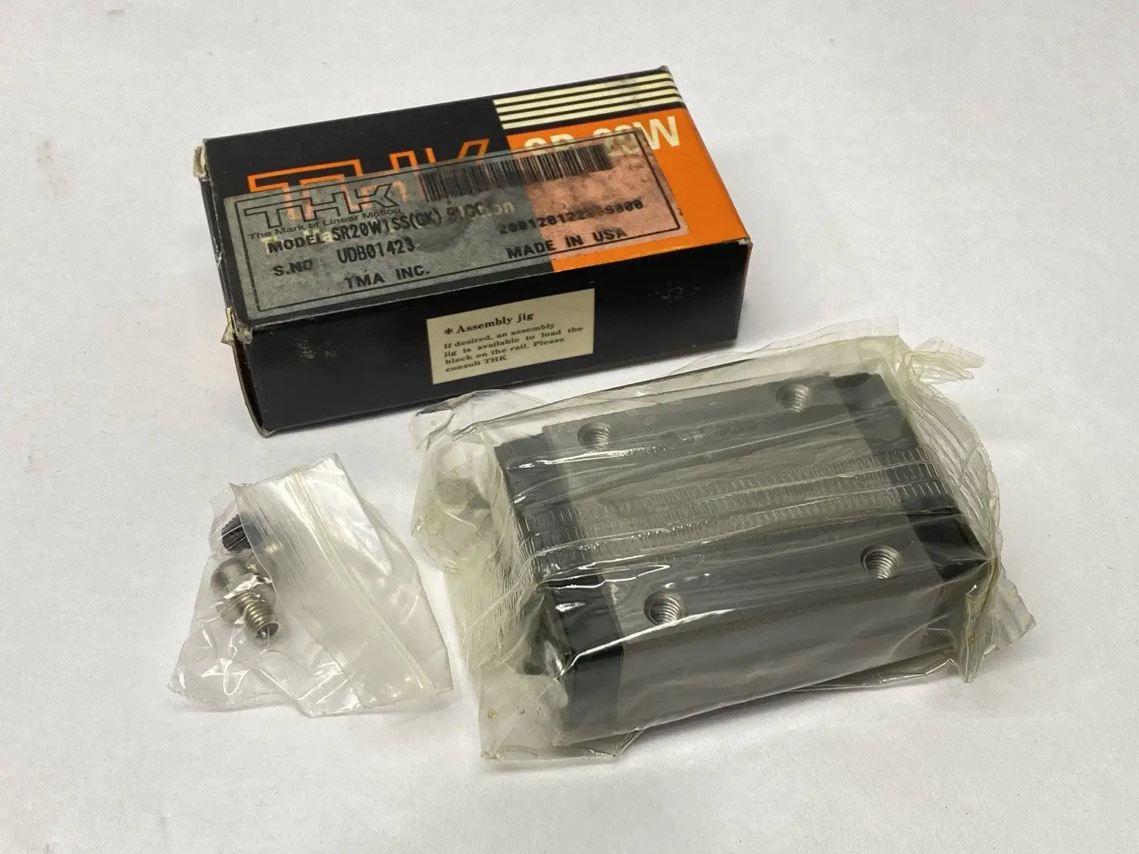 NEW THK THK SR20W1SS